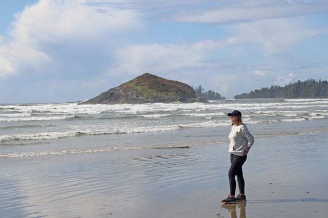 Chica en playa Canadá